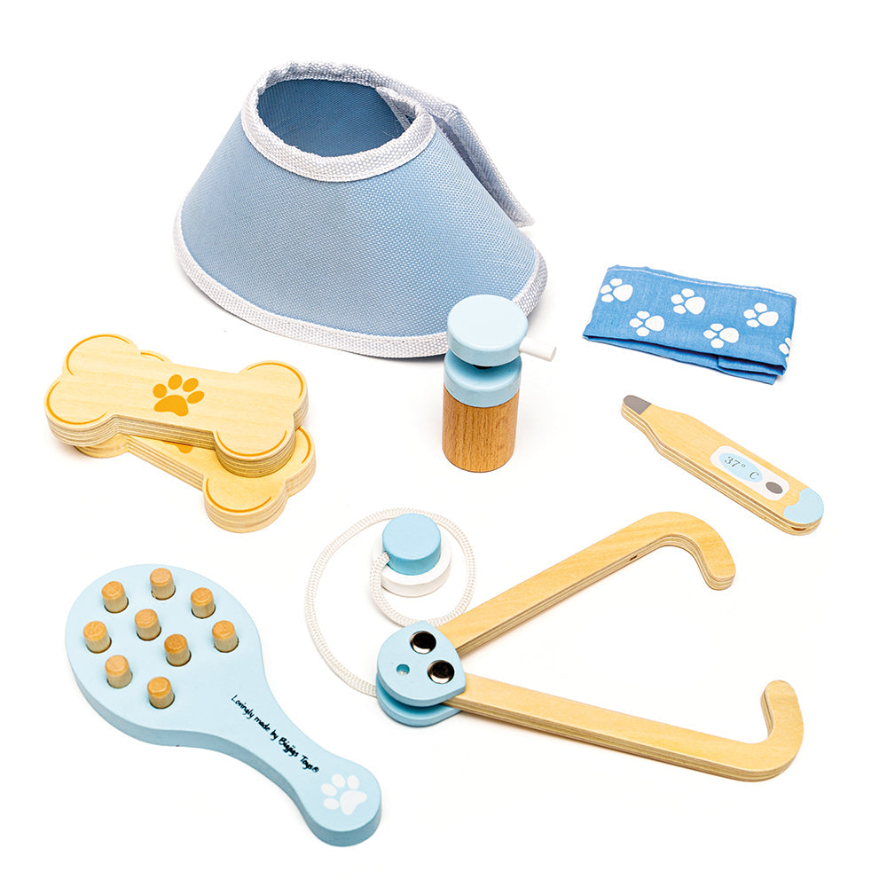 Veterinary Set by Bigjigs Toys US