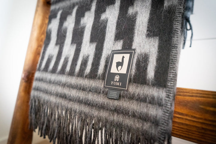 Alpaca Wool Throw Blanket - Alpaca Design (Black) by Alpaca Threadz