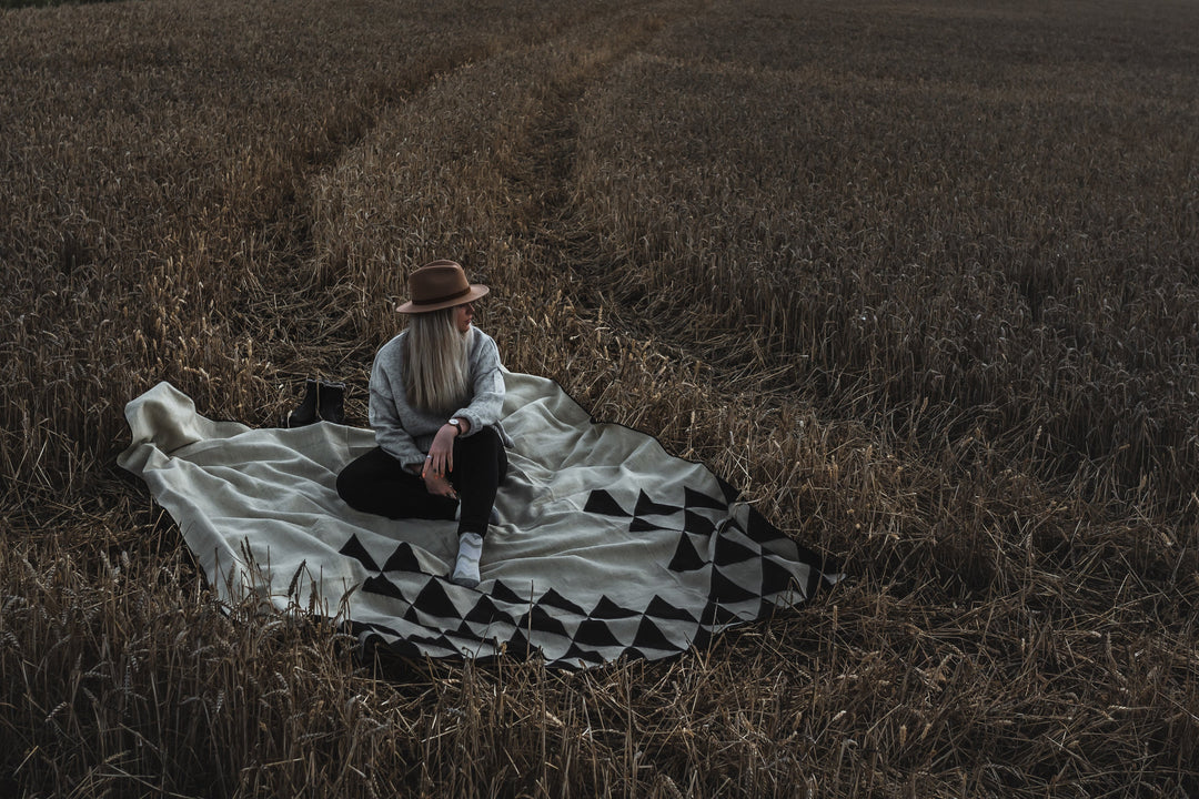 Nevado Blanket - Natural / Black