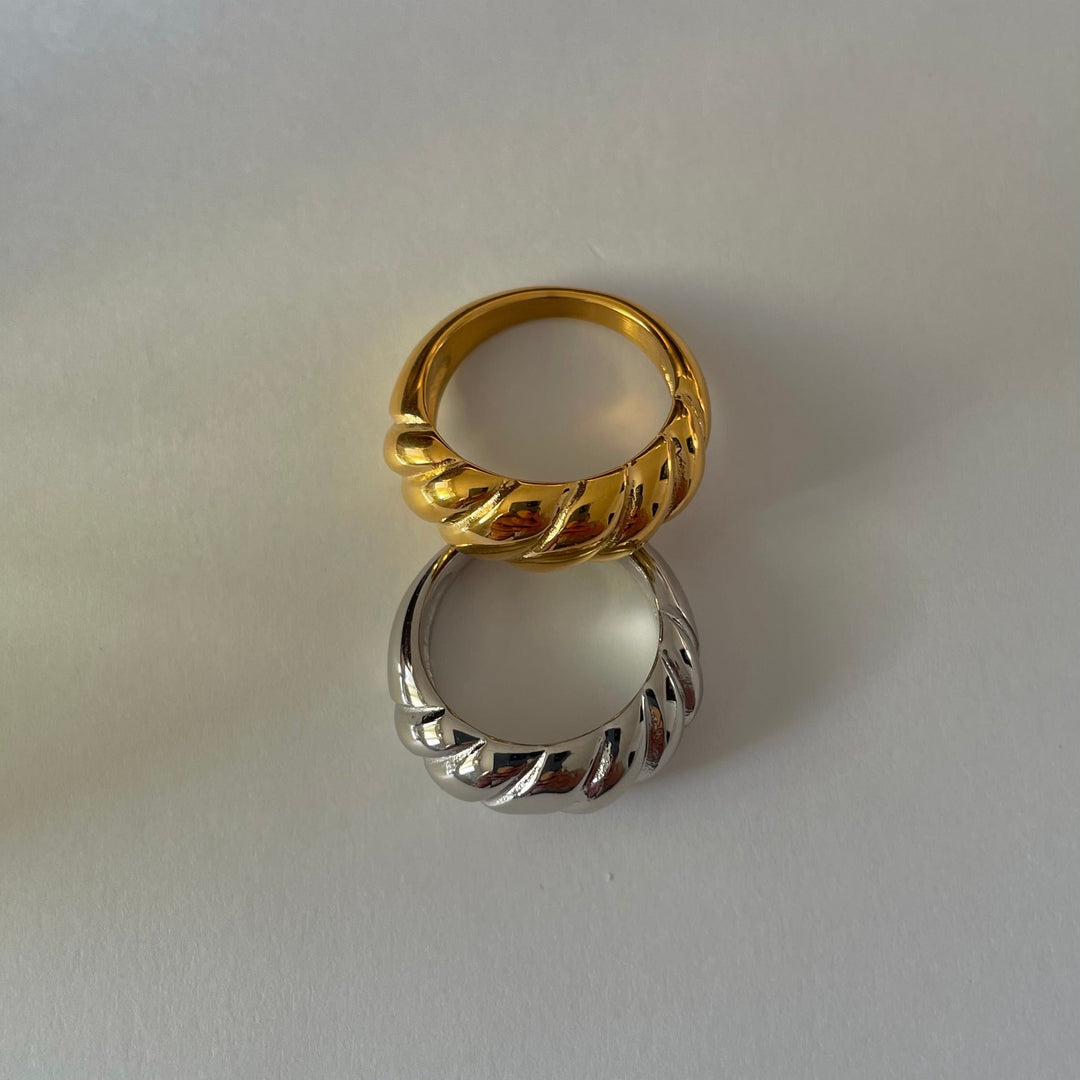 Croissant Dome Ring - Gold